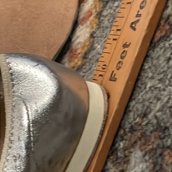 NWOT Vintage Silver Metallic Flat Mary Jane Leather Promenaders Dancing Shoes - Picture 11 of 12